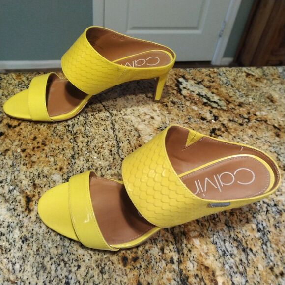 Calvin Klein Women's 7 Cecily Python Embossed Leather Slide Sandals Heels Yellow - Picture 4 of 12